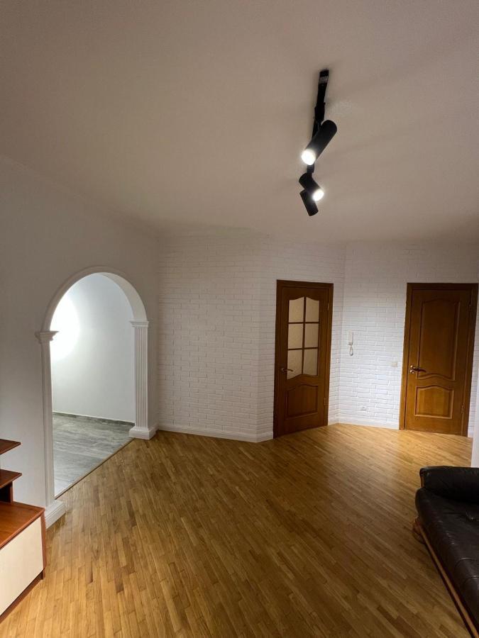 Luxrent Appartement Chişinǎu Buitenkant foto
